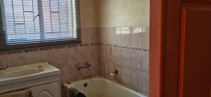 To Let 3 Bedroom Property for Rent in Riebeeckstad Free State